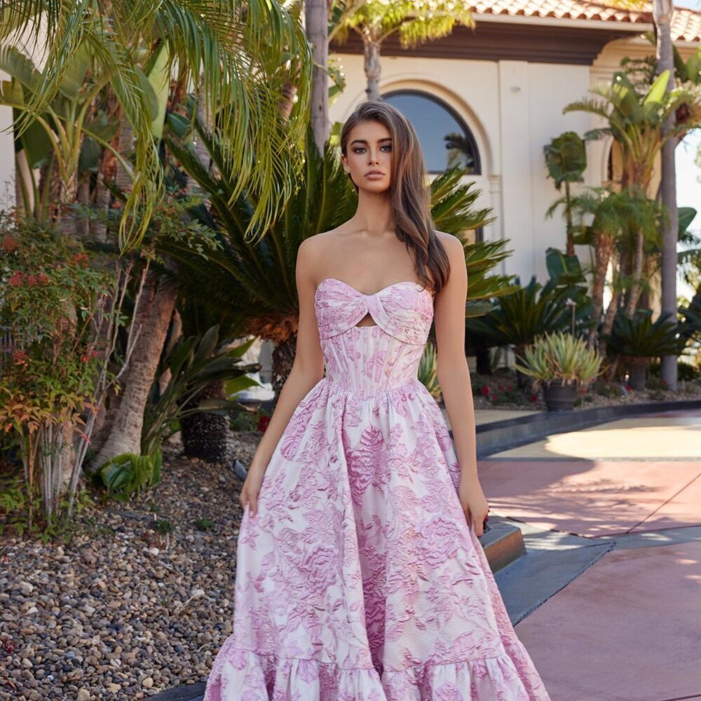 New Pink A-Line Dress w/ Floral Motif & Twisted Sweetheart Neckline NX T1923